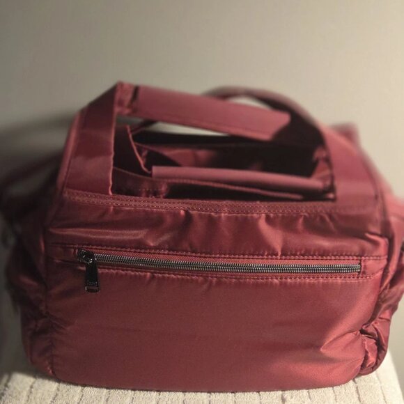 Lug Rumble Tote Bag Raspberry Tone With Multiple Pockets - Picture 6 of 8